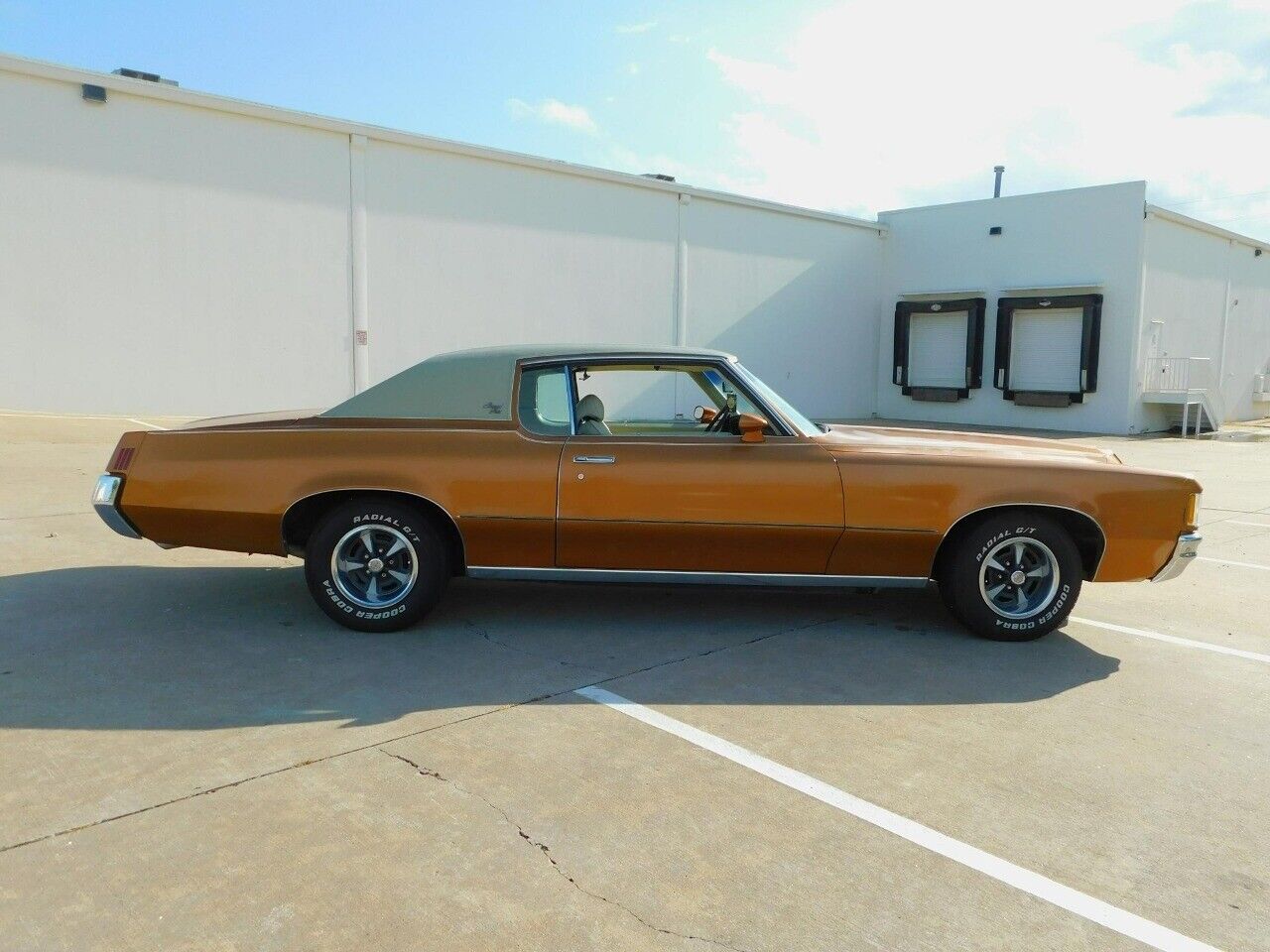 Pontiac-Grand-Prix-Coupe-1972-Orange-Cream-95696-8