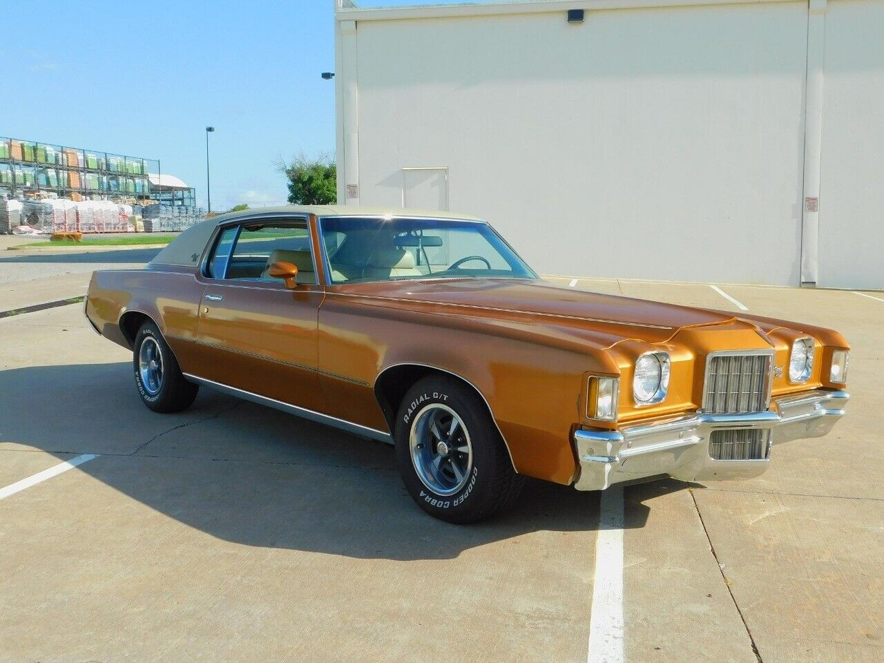 Pontiac-Grand-Prix-Coupe-1972-Orange-Cream-95696-9