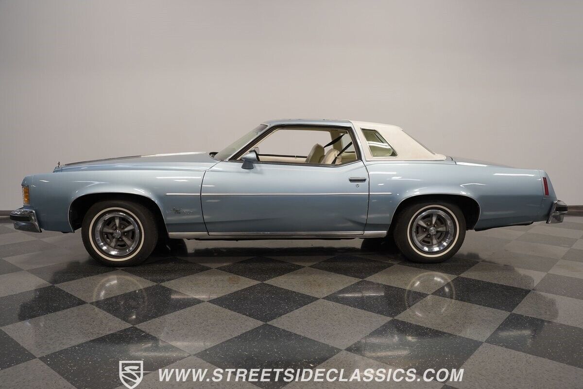 Pontiac-Grand-Prix-Coupe-1976-Blue-White-107944-2