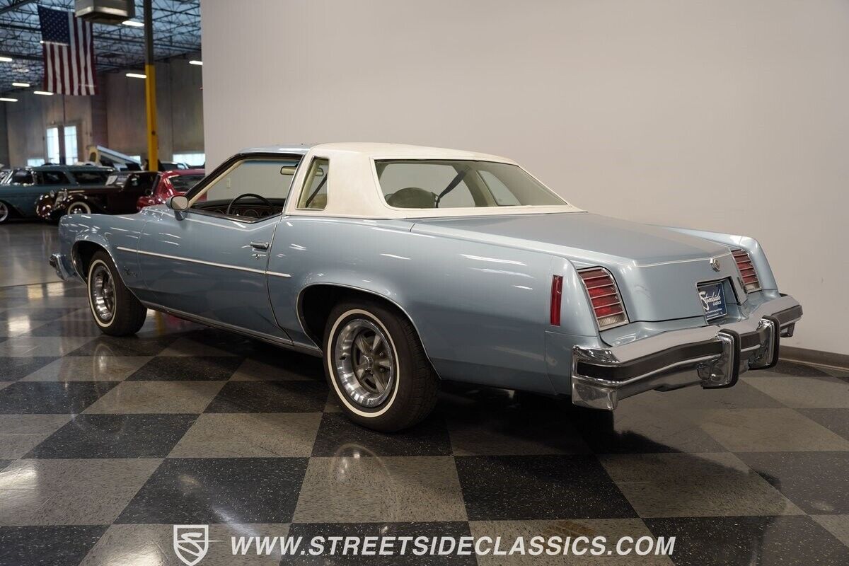 Pontiac-Grand-Prix-Coupe-1976-Blue-White-107944-7