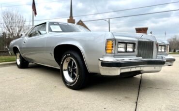 Pontiac-Grand-Prix-Coupe-1976-Silver-Blue-37015-5