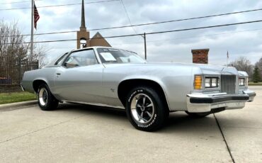 Pontiac-Grand-Prix-Coupe-1976-Silver-Blue-37015-6