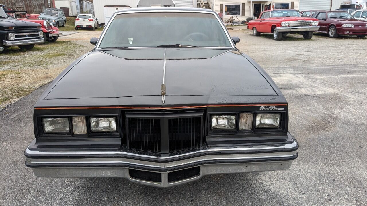 Pontiac-Grand-Prix-Coupe-1979-Black-Black-192611-1