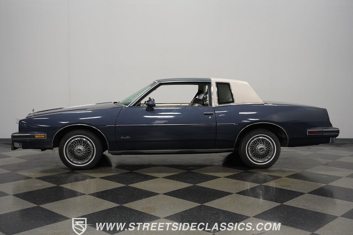 Pontiac-Grand-Prix-Coupe-1984-Blue-Gray-20218-8