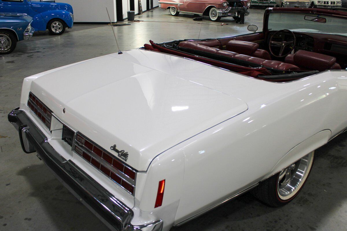 Pontiac-Grand-Ville-1974-White-Red-124827-10