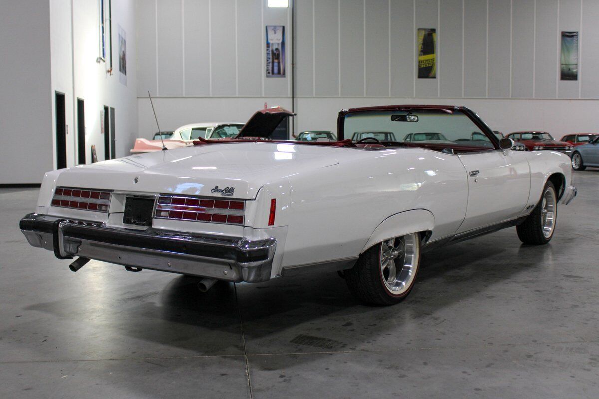 Pontiac-Grand-Ville-1974-White-Red-124827-4