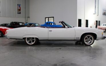 Pontiac-Grand-Ville-1974-White-Red-124827-5