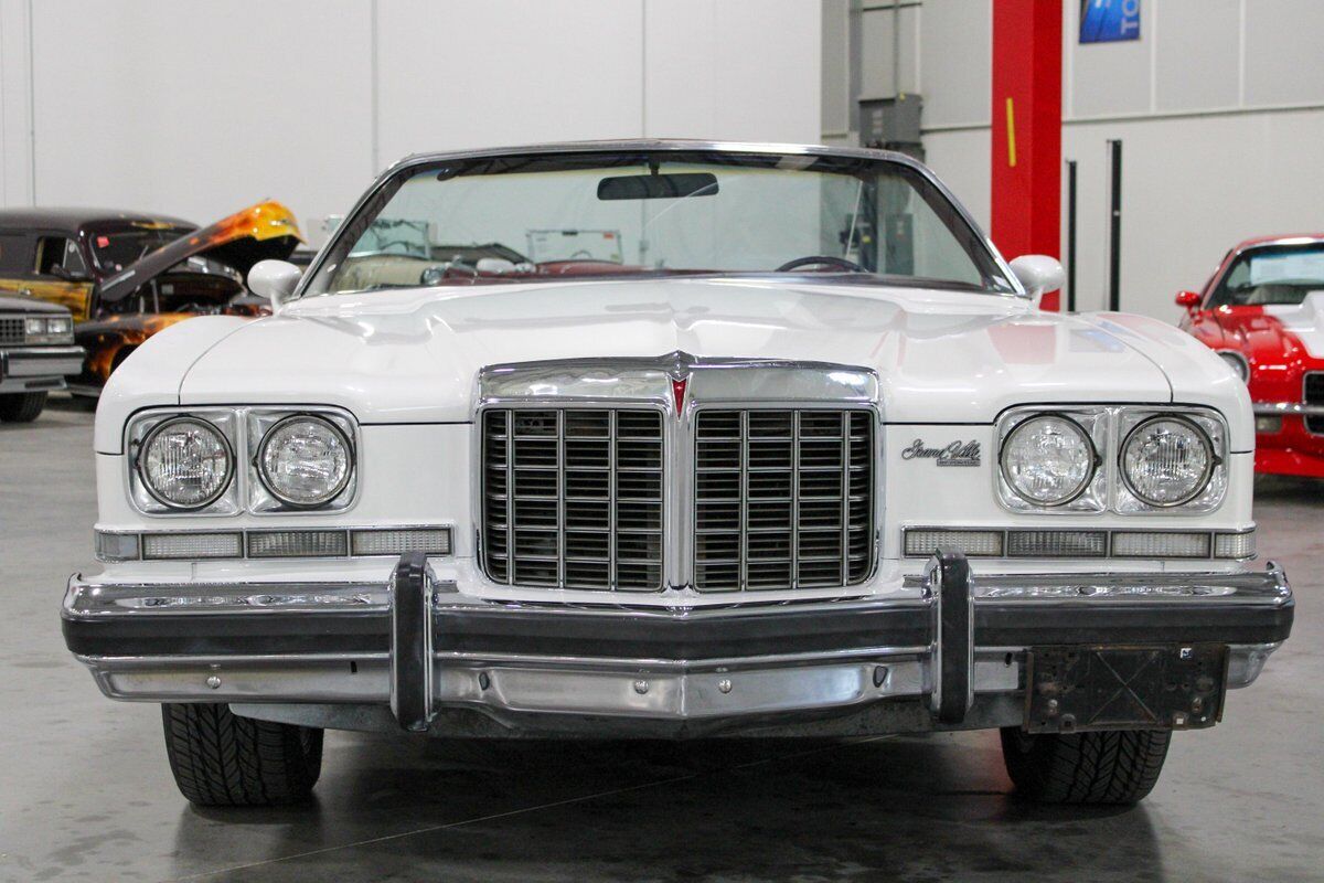 Pontiac-Grand-Ville-1974-White-Red-124827-7