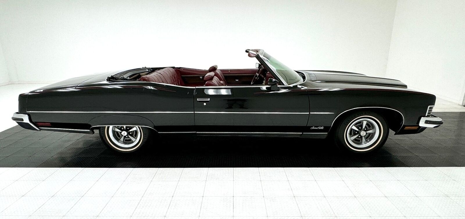 Pontiac-Grand-Ville-Cabriolet-1973-Black-Oxblood-89920-5