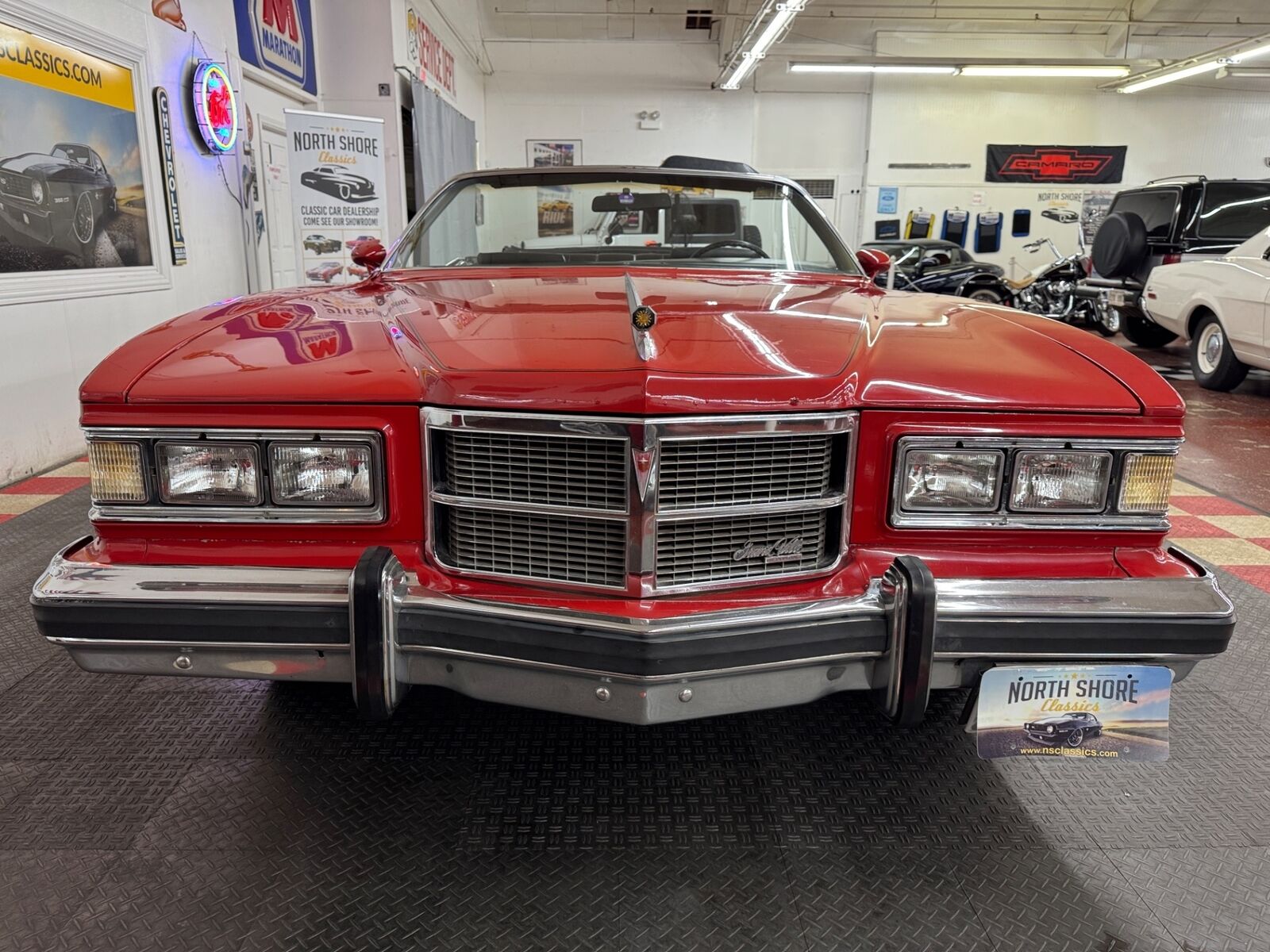 Pontiac-Grand-Ville-Cabriolet-1975-Red-Black-139660-10