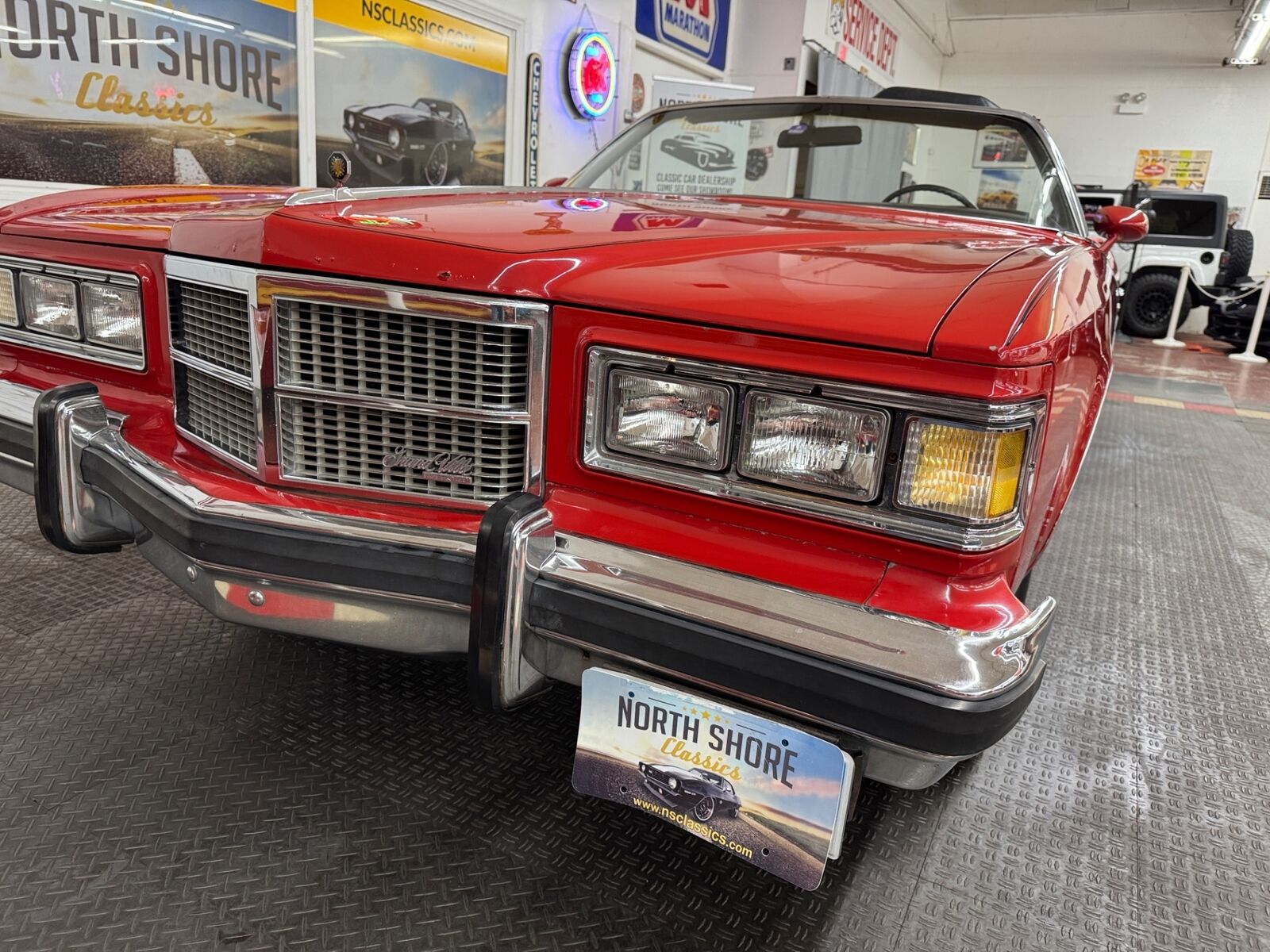 Pontiac-Grand-Ville-Cabriolet-1975-Red-Black-139660-12