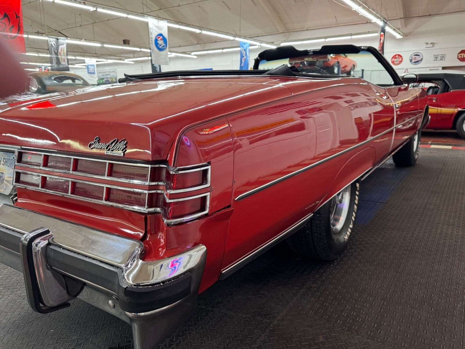 Pontiac-Grand-Ville-Cabriolet-1975-Red-Black-139660-34