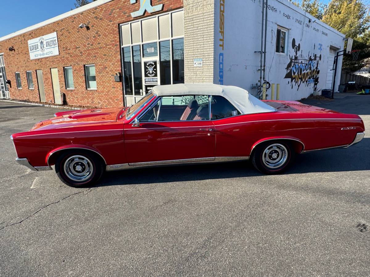 Pontiac-Gto-convertible-1967-red-135138-1