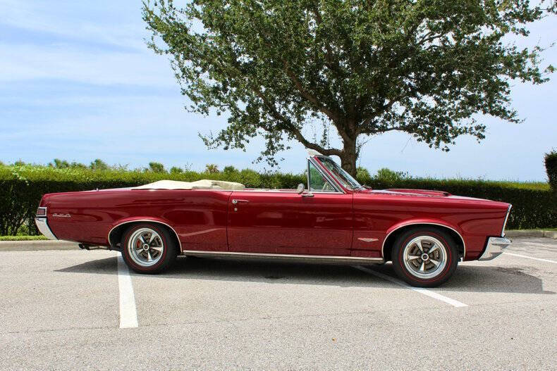 Pontiac-Le-Mans-Break-1965-Red-Ivory-0-2