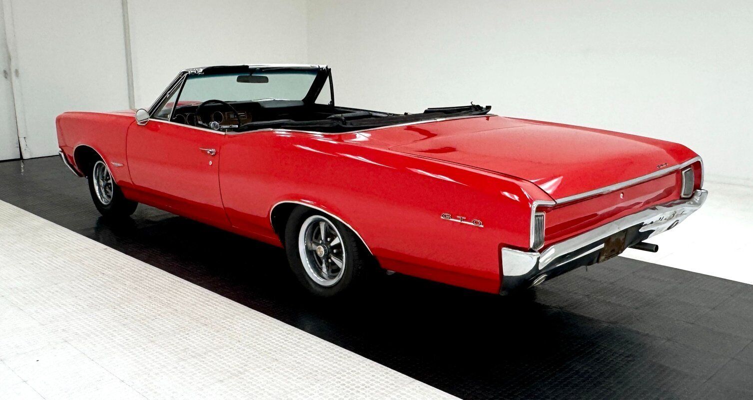 Pontiac-Le-Mans-Cabriolet-1966-Red-Black-92048-5