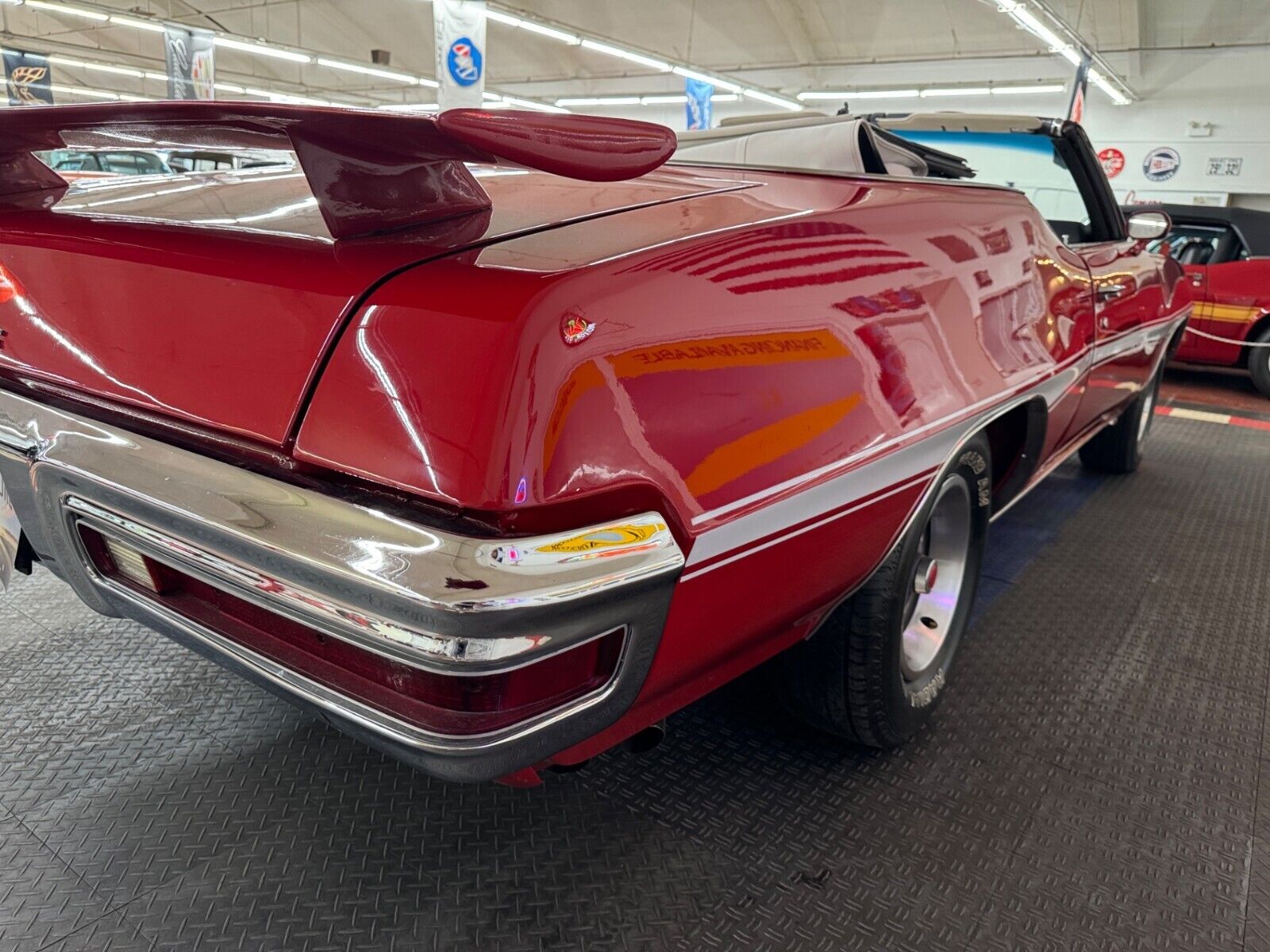 Pontiac-Le-Mans-Cabriolet-1972-Red-White-30578-19