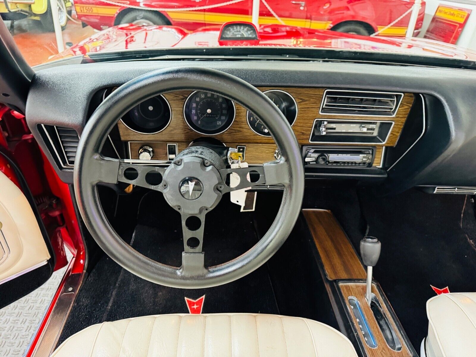 Pontiac-Le-Mans-Cabriolet-1972-Red-White-30578-2