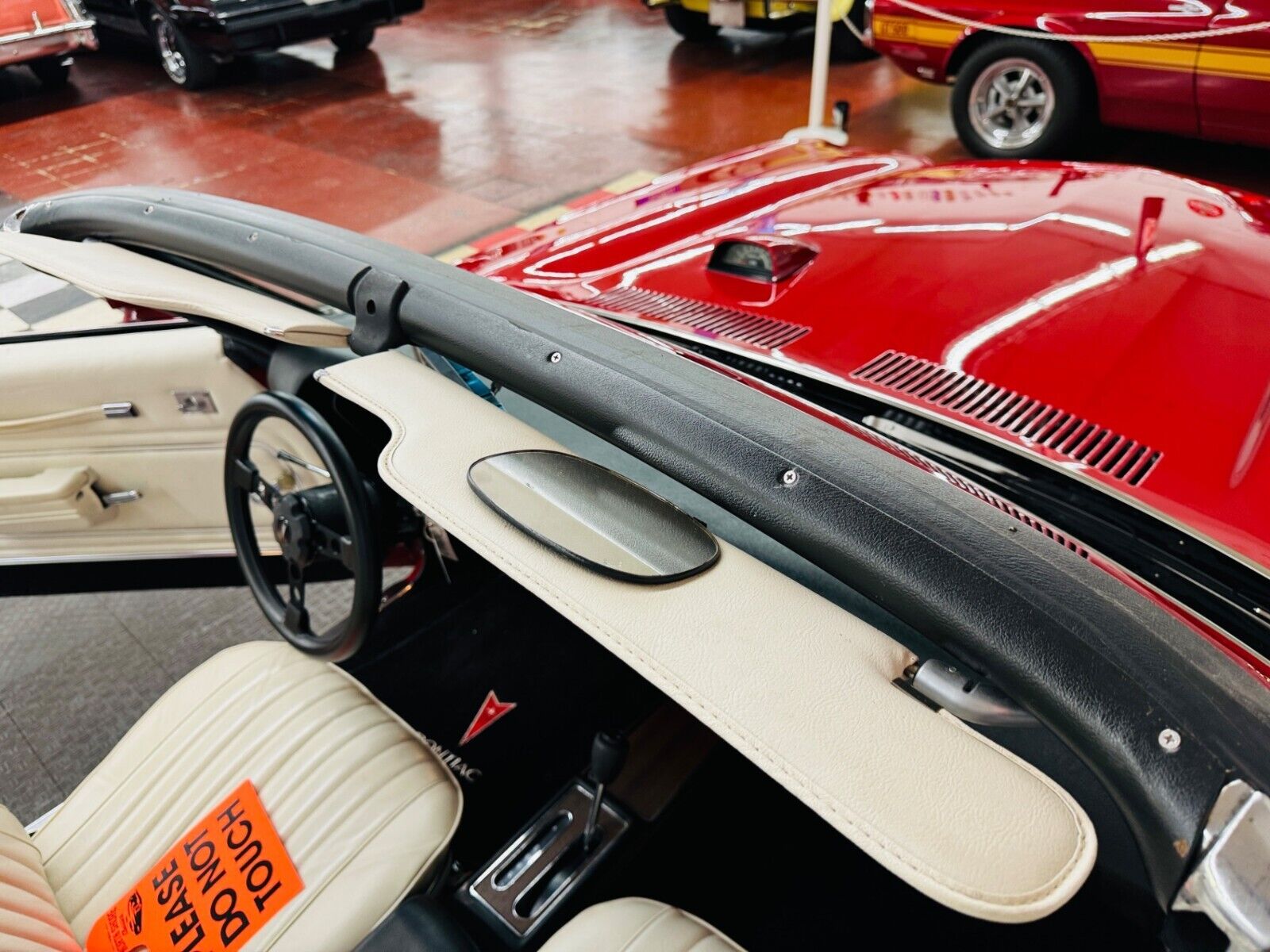 Pontiac-Le-Mans-Cabriolet-1972-Red-White-30578-38