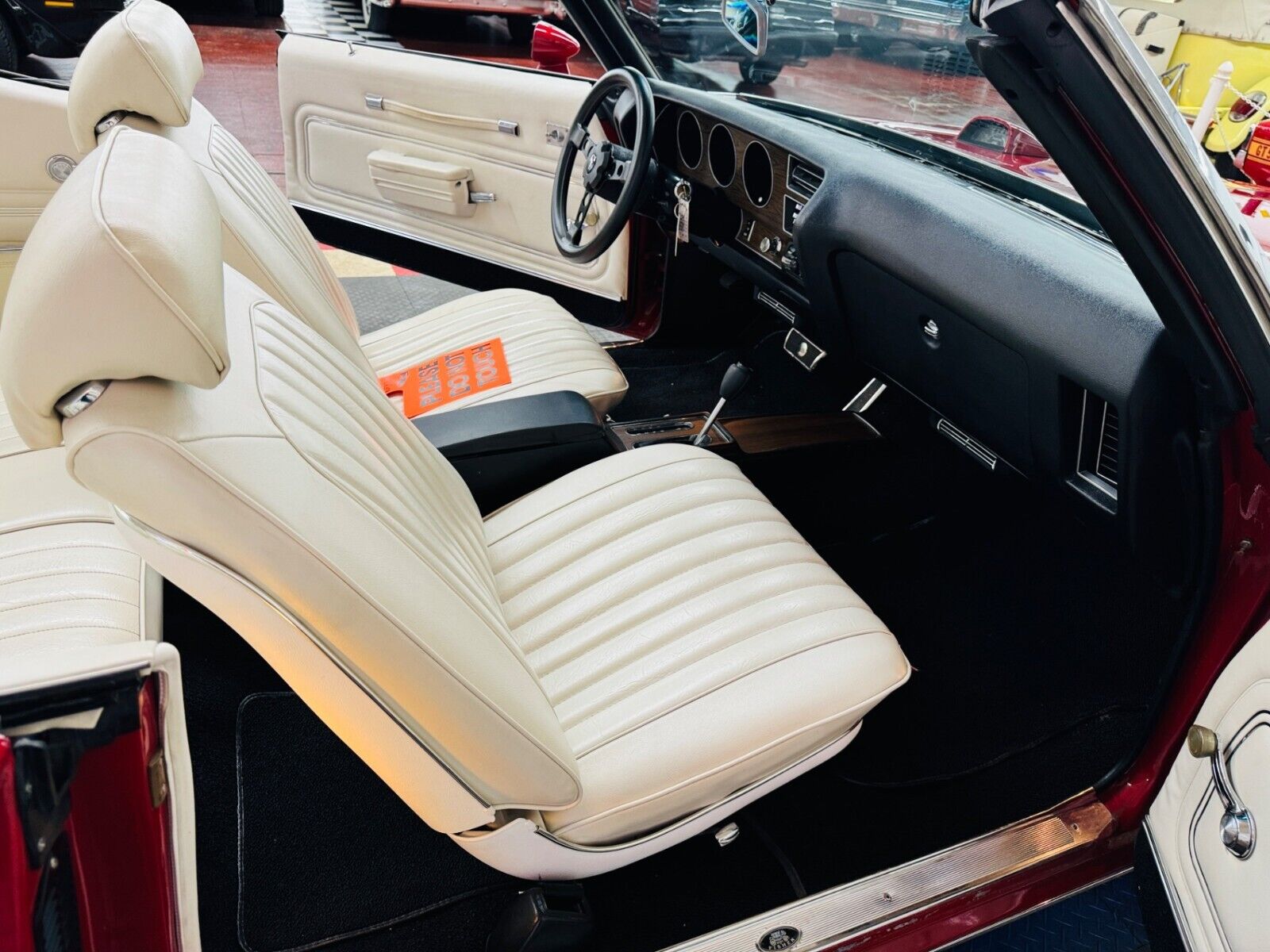 Pontiac-Le-Mans-Cabriolet-1972-Red-White-30578-4