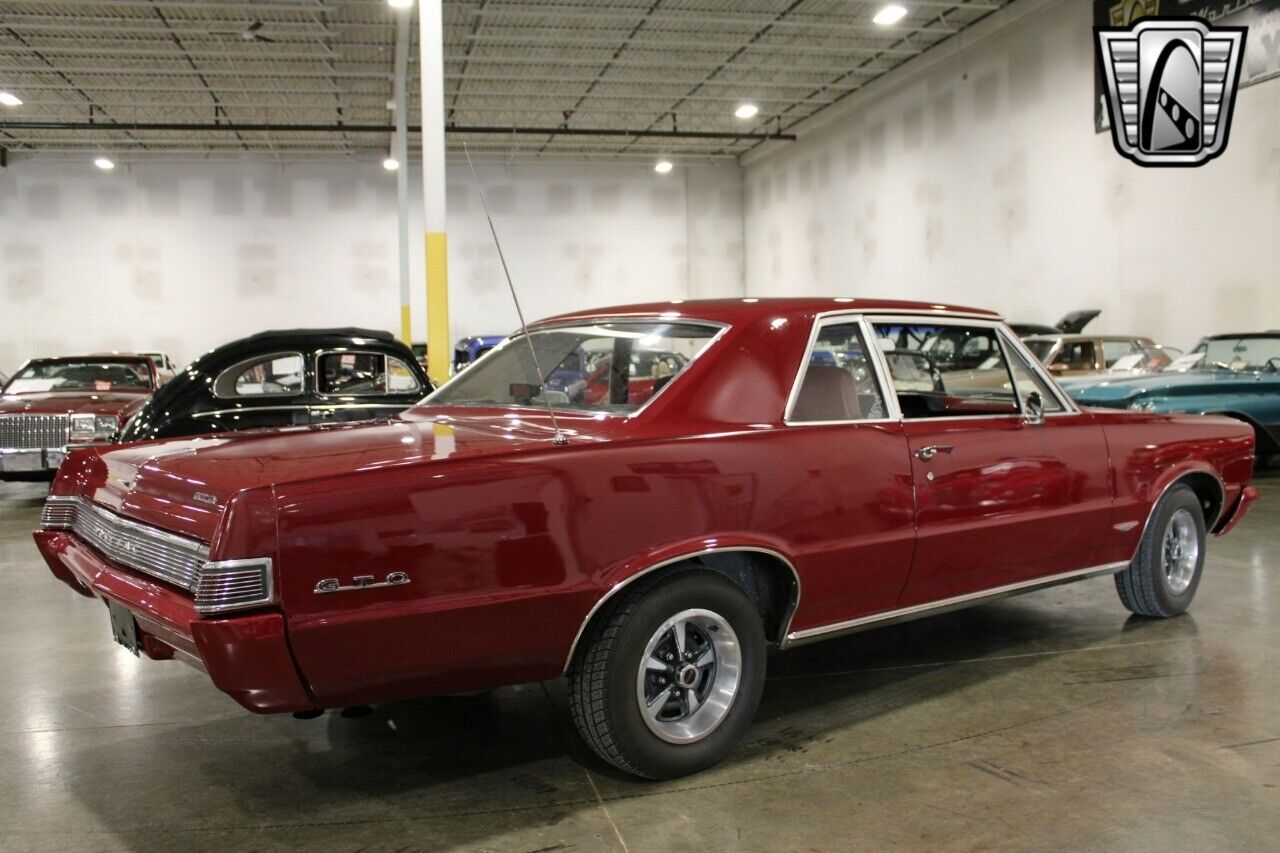 Pontiac-Le-Mans-Coupe-1965-Maroon-Maroon-17909-6