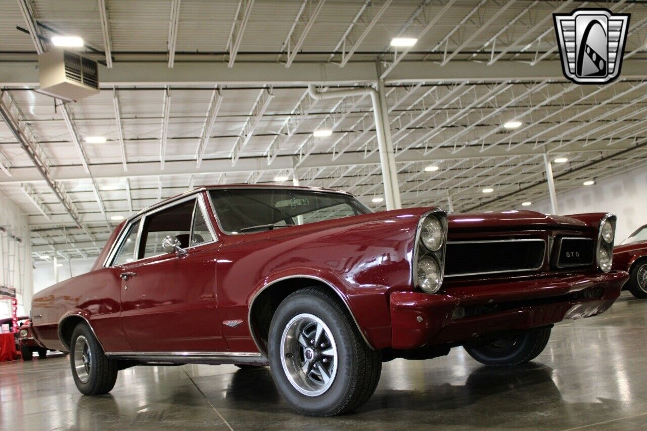 Pontiac-Le-Mans-Coupe-1965-Maroon-Maroon-17909-7