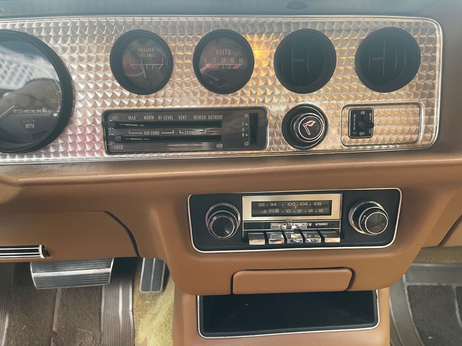 Pontiac-Special-Edition-1979-Brown-Saddle-Leather-36254-25