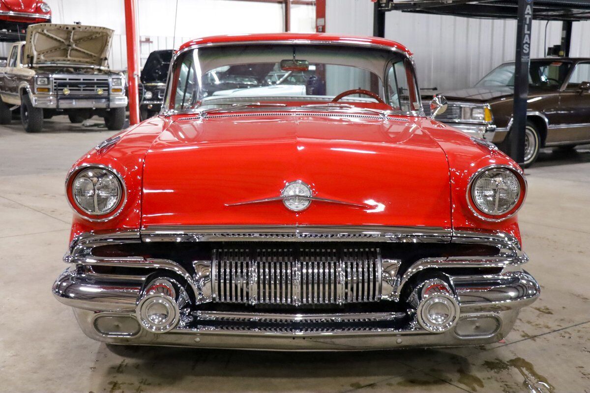 Pontiac-Star-Chief-Coupe-1957-Red-Red-52196-11