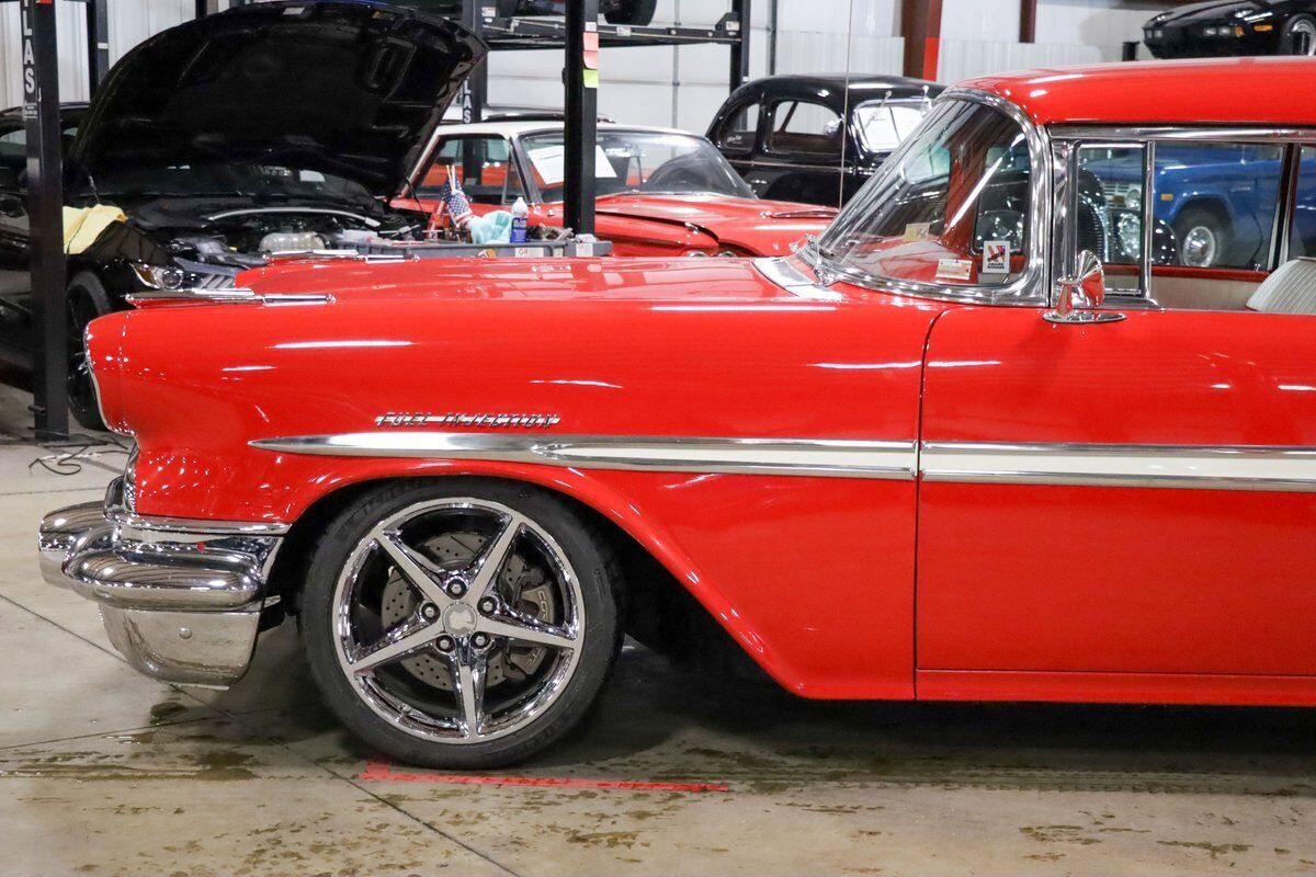 Pontiac-Star-Chief-Coupe-1957-Red-Red-52196-2