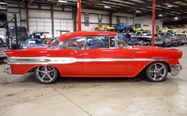 Pontiac-Star-Chief-Coupe-1957-Red-Red-52196-8