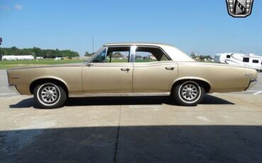 Pontiac-Tempest-Berline-1966-Martinique-Bronze-Gold-79941-4