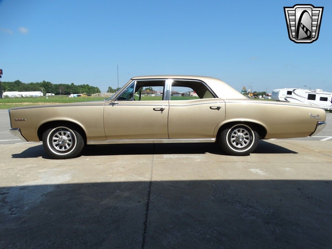 Pontiac-Tempest-Berline-1966-Martinique-Bronze-Gold-79941-4