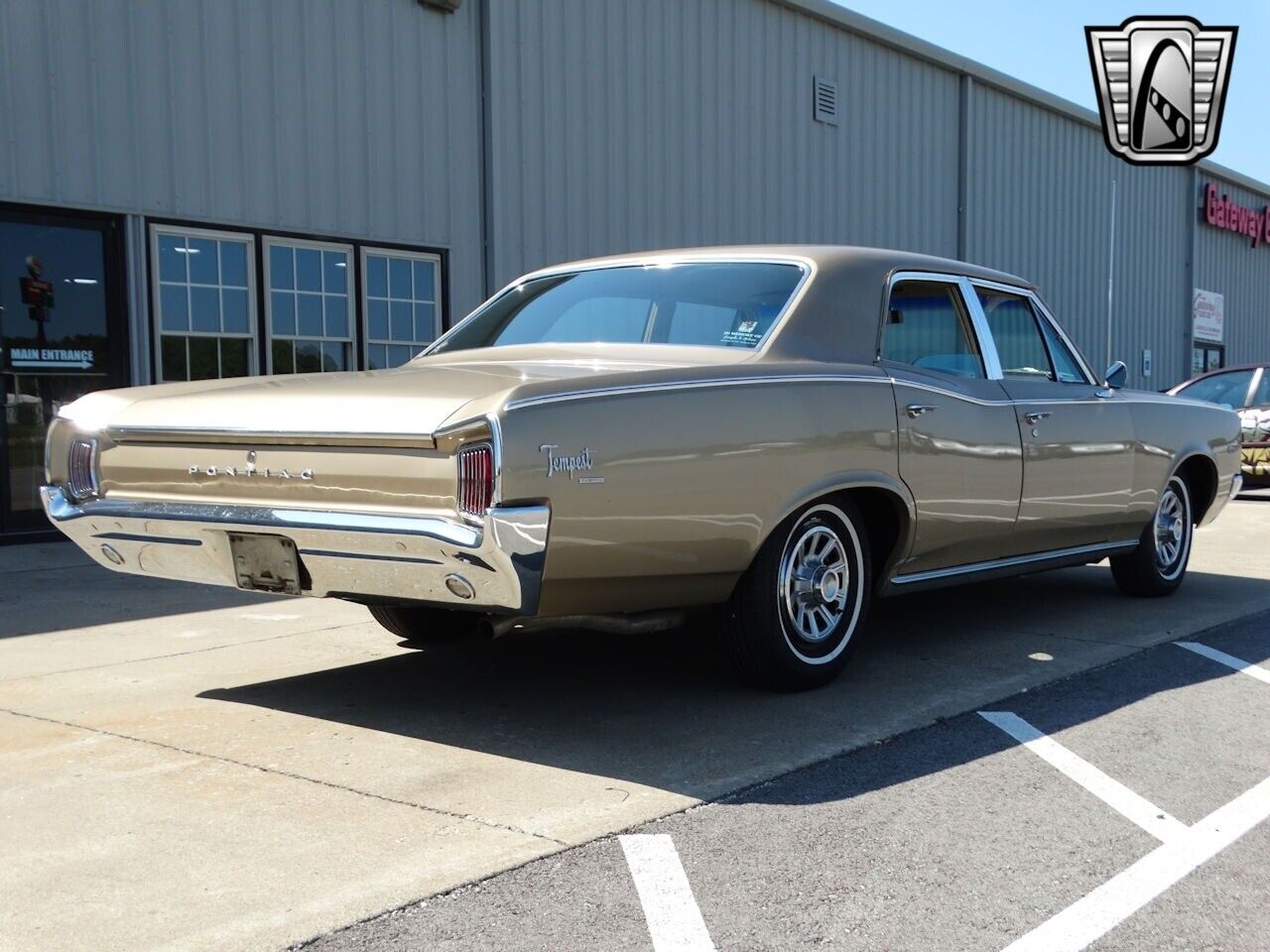 Pontiac-Tempest-Berline-1966-Martinique-Bronze-Gold-79941-7