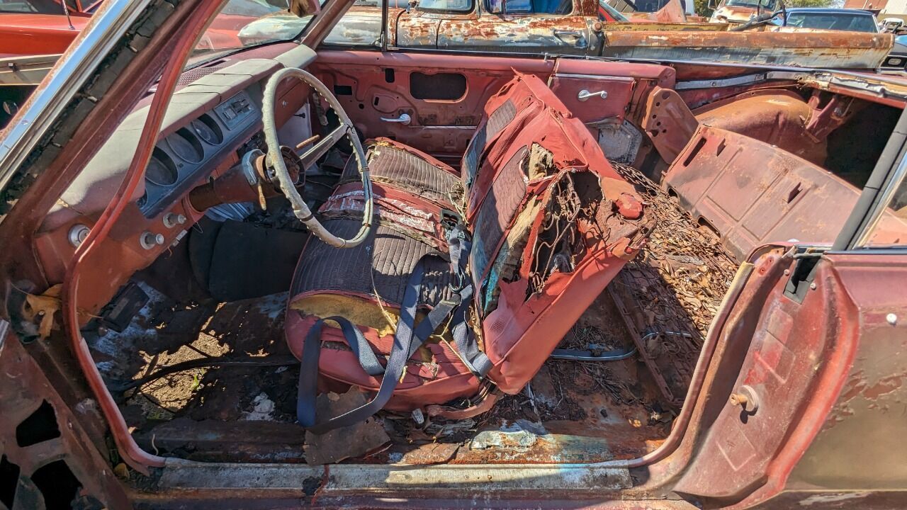 Pontiac-Tempest-Cabriolet-1964-Red-Red-99999-11