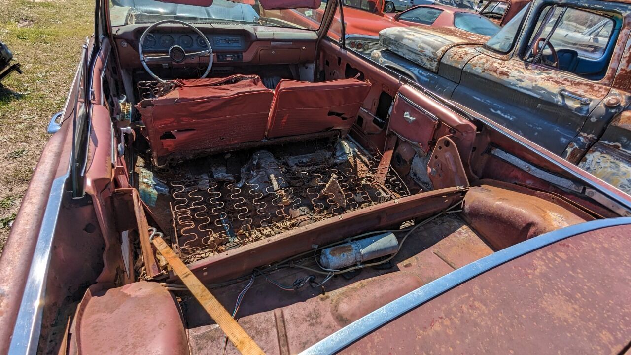 Pontiac-Tempest-Cabriolet-1964-Red-Red-99999-8