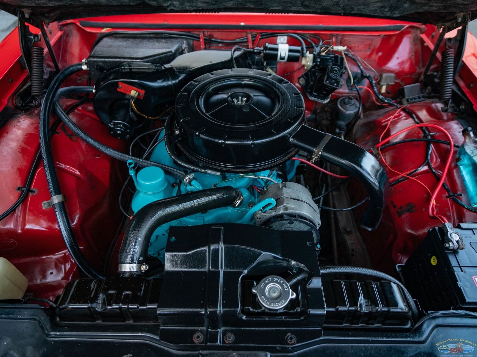 Pontiac-Tempest-Le-Mans-Sport-Coupe-1963-Red-Red-0-37