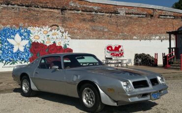 Pontiac-Trans-Am-1976-Silver-Red-0-1