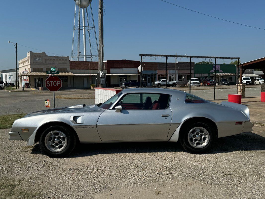 Pontiac-Trans-Am-1976-Silver-Red-0-21