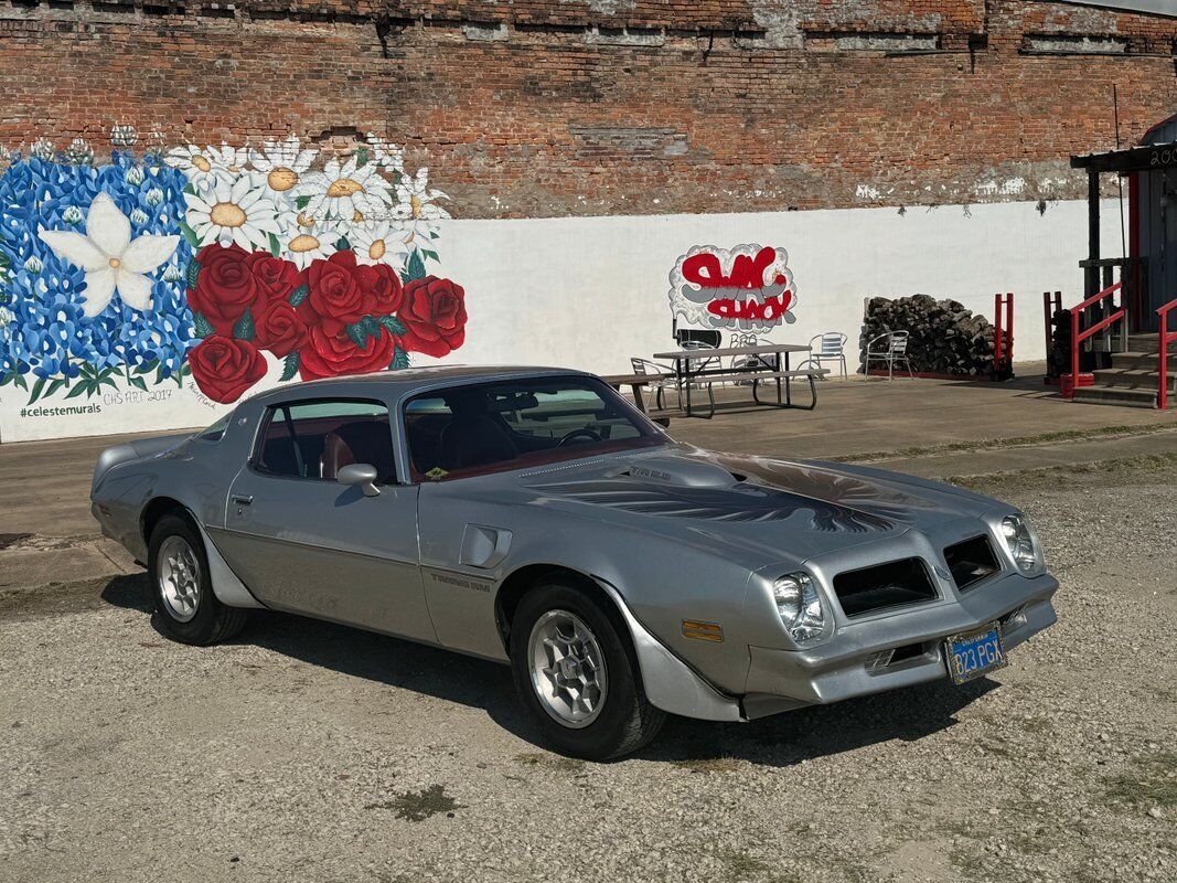 Pontiac-Trans-Am-1976-Silver-Red-0-23