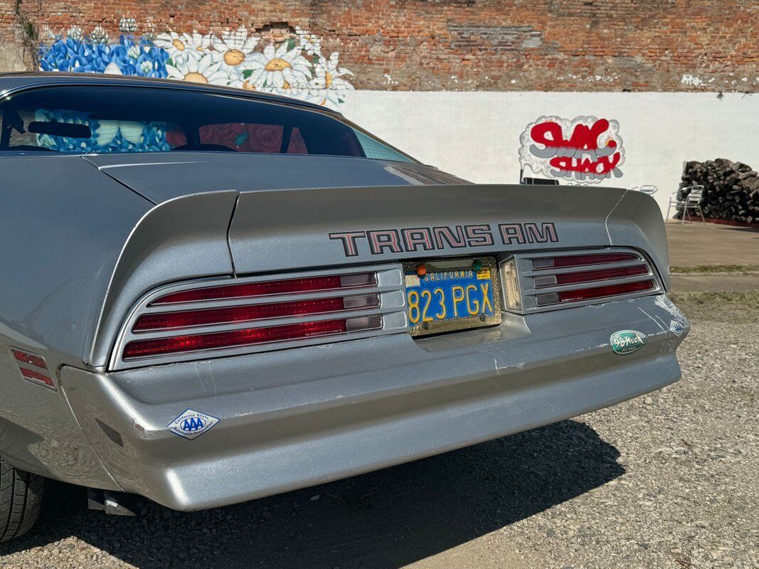 Pontiac-Trans-Am-1976-Silver-Red-0-5