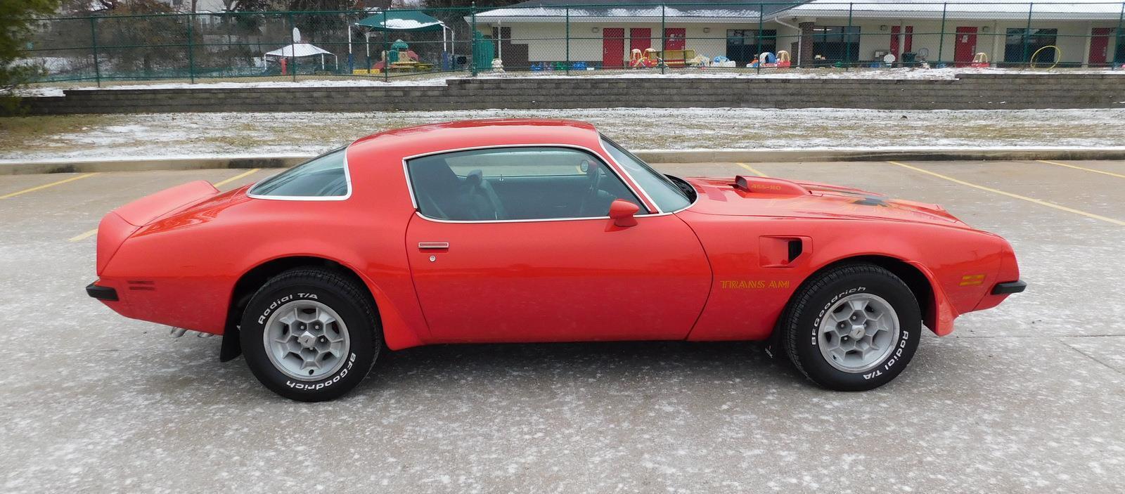 Pontiac-Trans-Am-Coupe-1975-Red-Black-126808-13