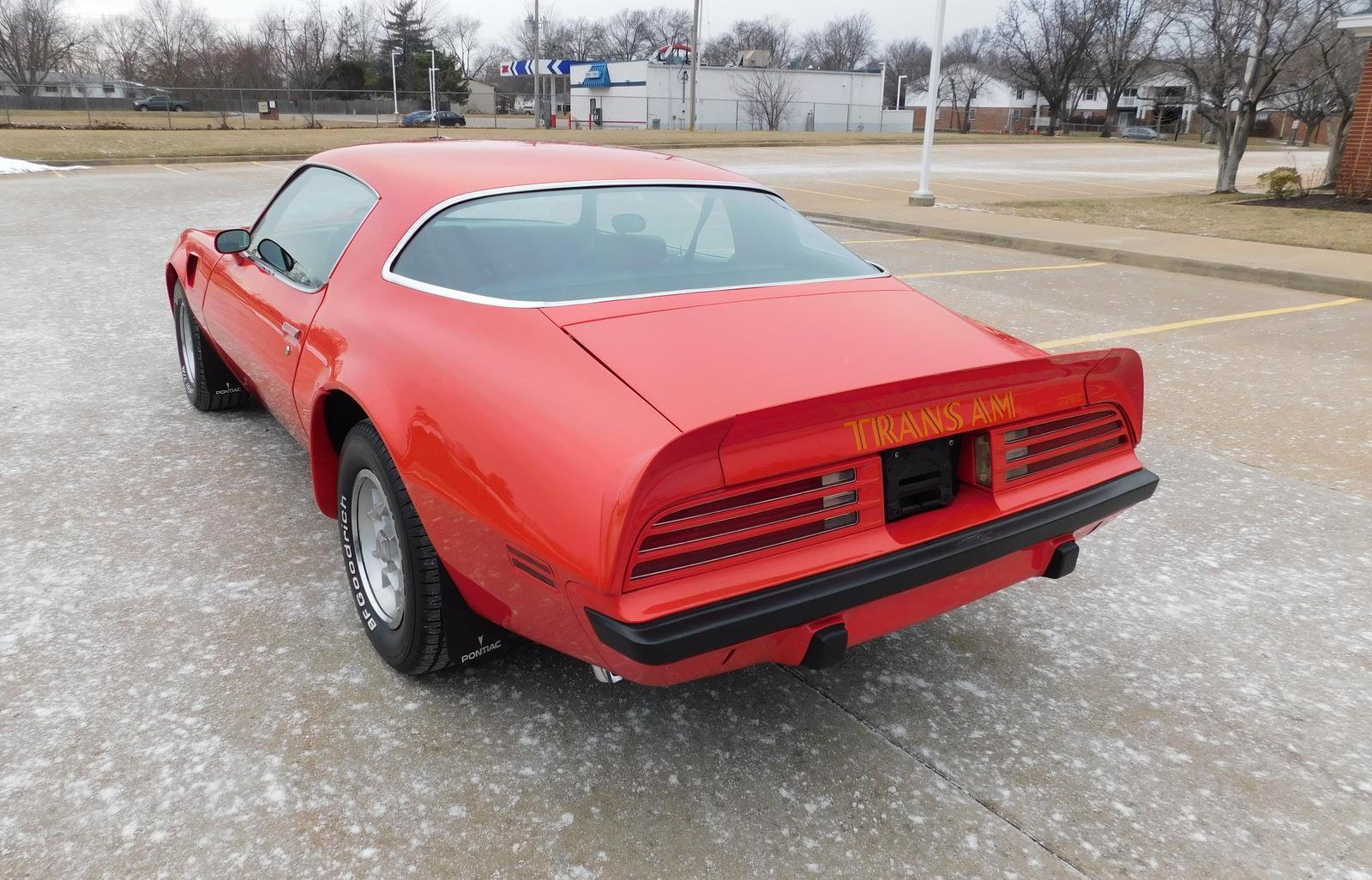 Pontiac-Trans-Am-Coupe-1975-Red-Black-126808-18