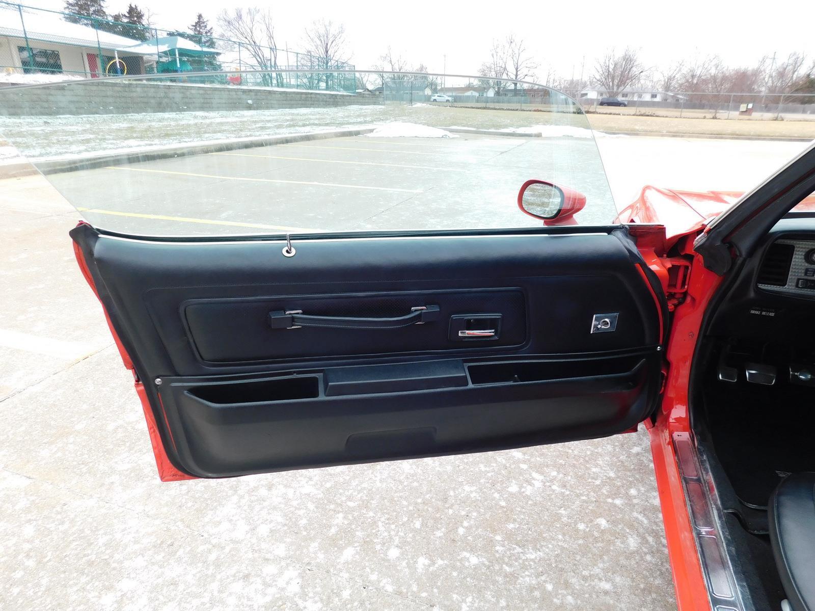 Pontiac-Trans-Am-Coupe-1975-Red-Black-126808-24