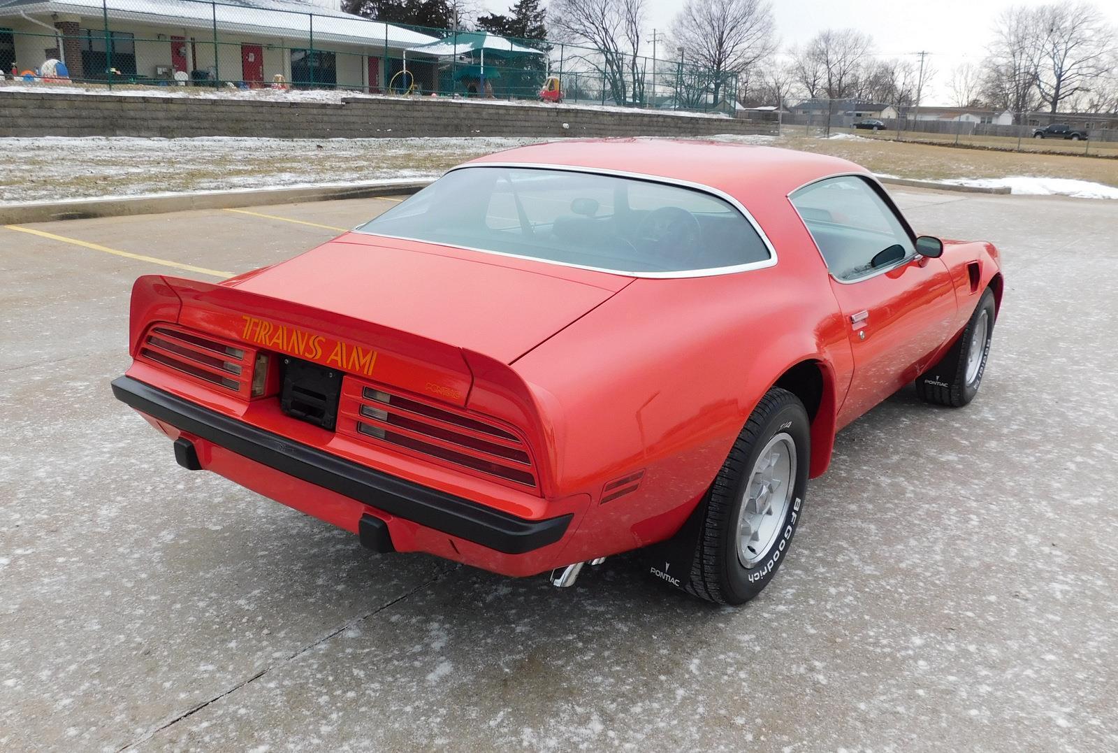 Pontiac-Trans-Am-Coupe-1975-Red-Black-126808-4