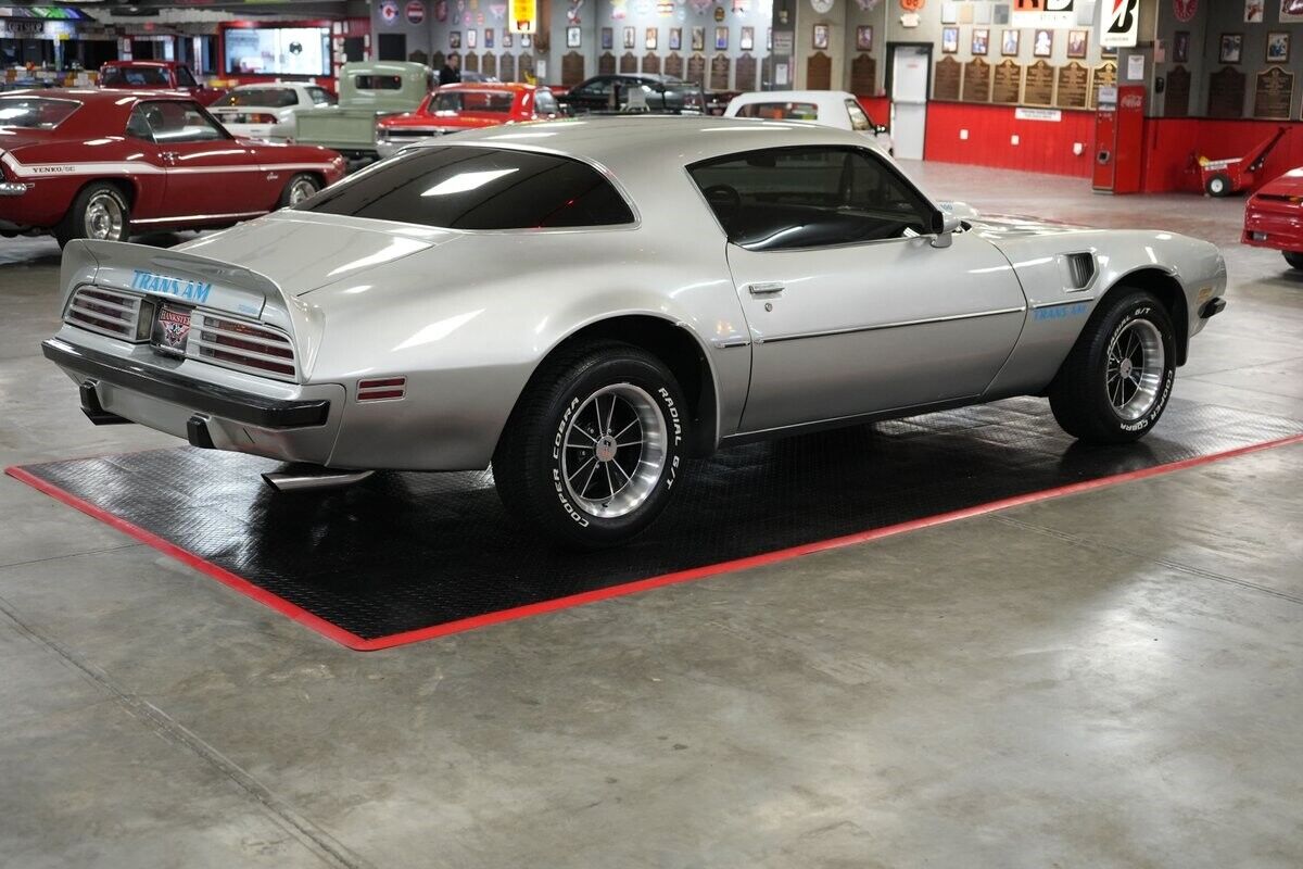 Pontiac-Trans-Am-Coupe-1975-Silver-Black-0-5