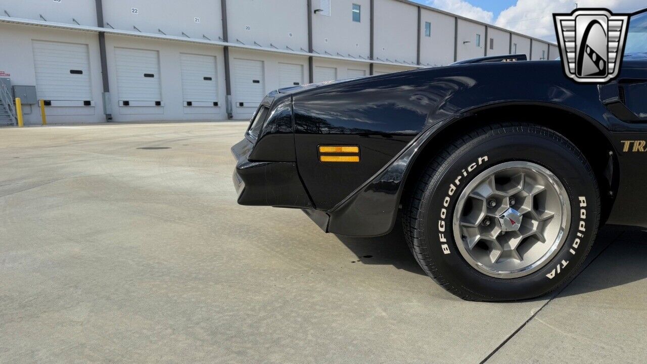 Pontiac-Trans-Am-Coupe-1976-Black-Ivory-19166-9