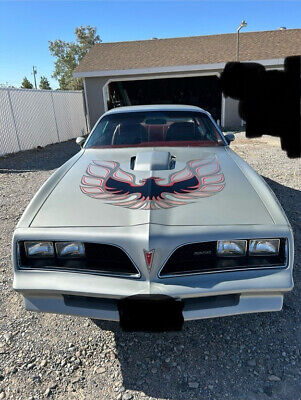 Pontiac-Trans-Am-Coupe-1978-Silver-Red-0-4