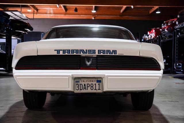 Pontiac-Trans-Am-Coupe-1978-White-Black-111045-3