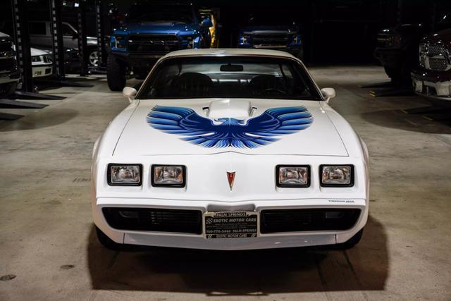 Pontiac-Trans-Am-Coupe-1978-White-Black-111045-6