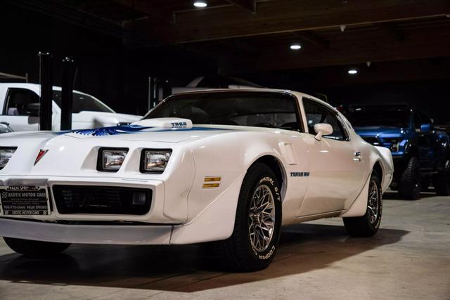 Pontiac-Trans-Am-Coupe-1978-White-Black-111045-7