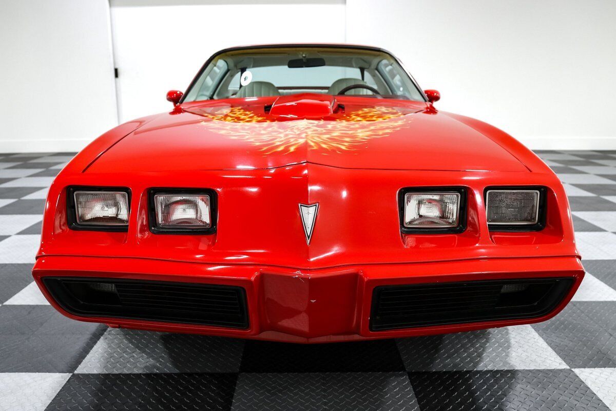 Pontiac-Trans-Am-Coupe-1979-Red-White-85477-1